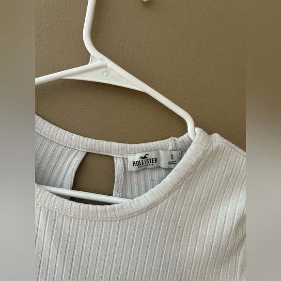 Hollister open back tee - Picture 2 of 3